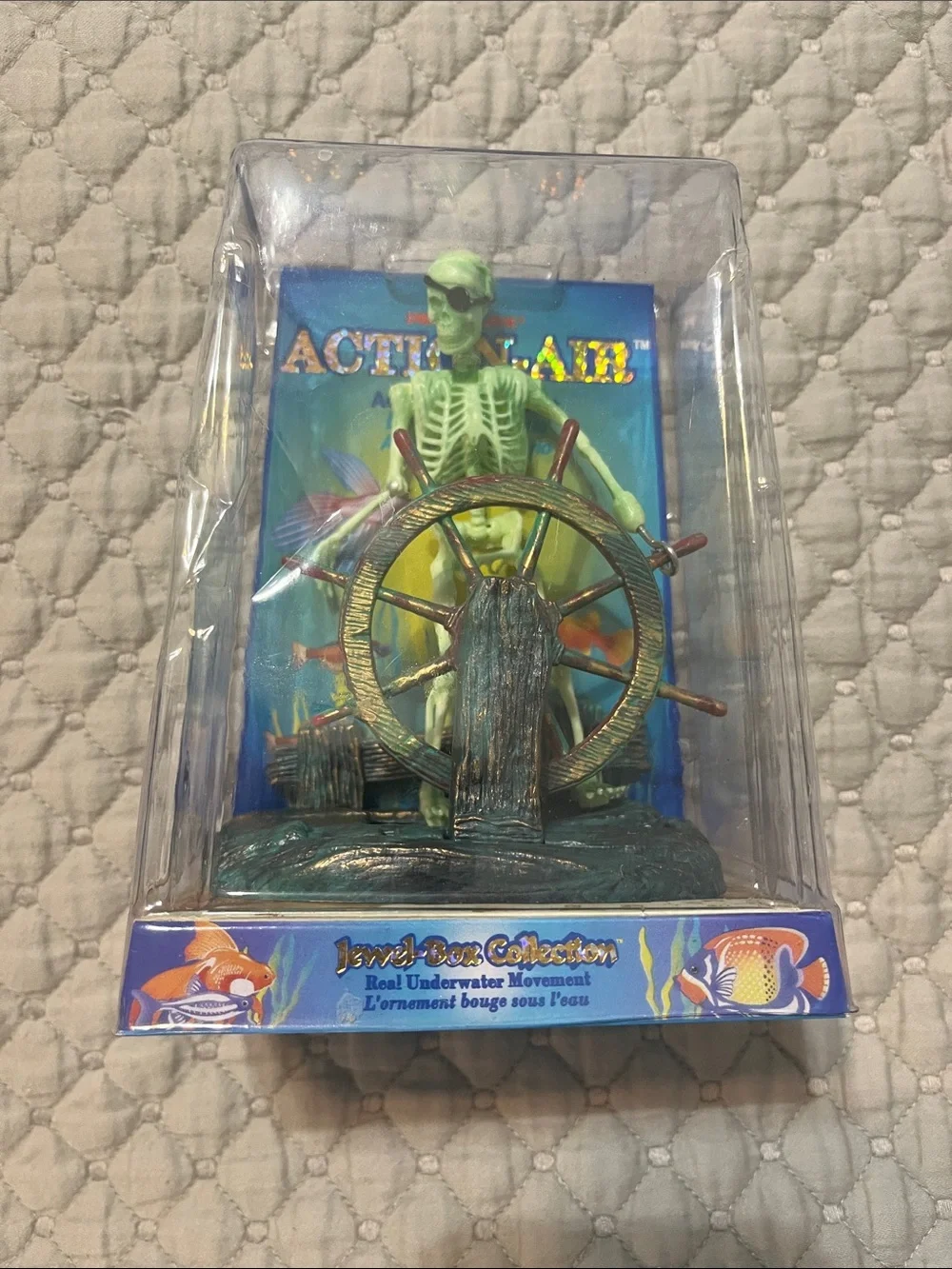 Green Skeleton Ship Wheel Aquarium Ornament